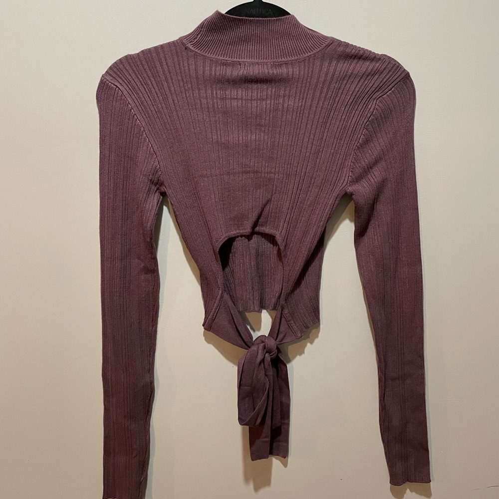 Open Back TurtleNeck - Picture 8 of 10